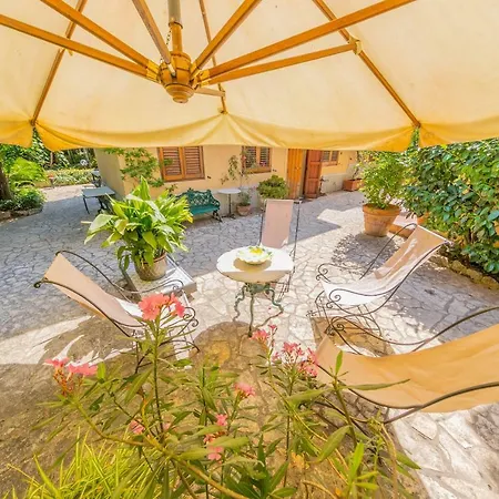 Mezzarancia Apartment *
